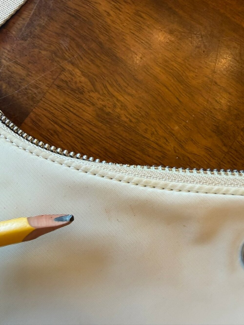 Lululemon City Essentials Mini Shoulder Bag 1L Butter Cream *Marks - Picture 2 of 6